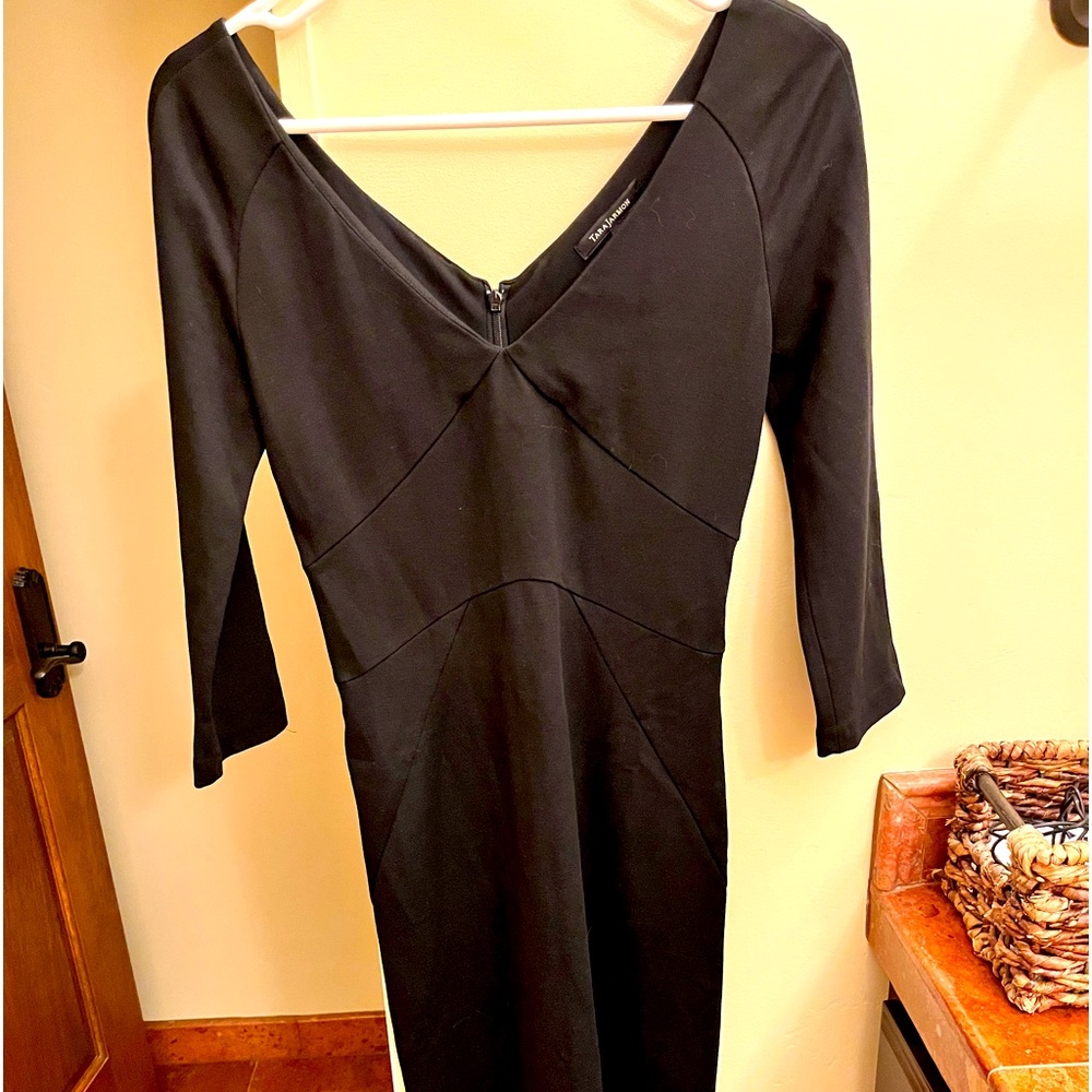 Tara Jarmon crepe dress size 36. Black. V front and V back. Very elegant.